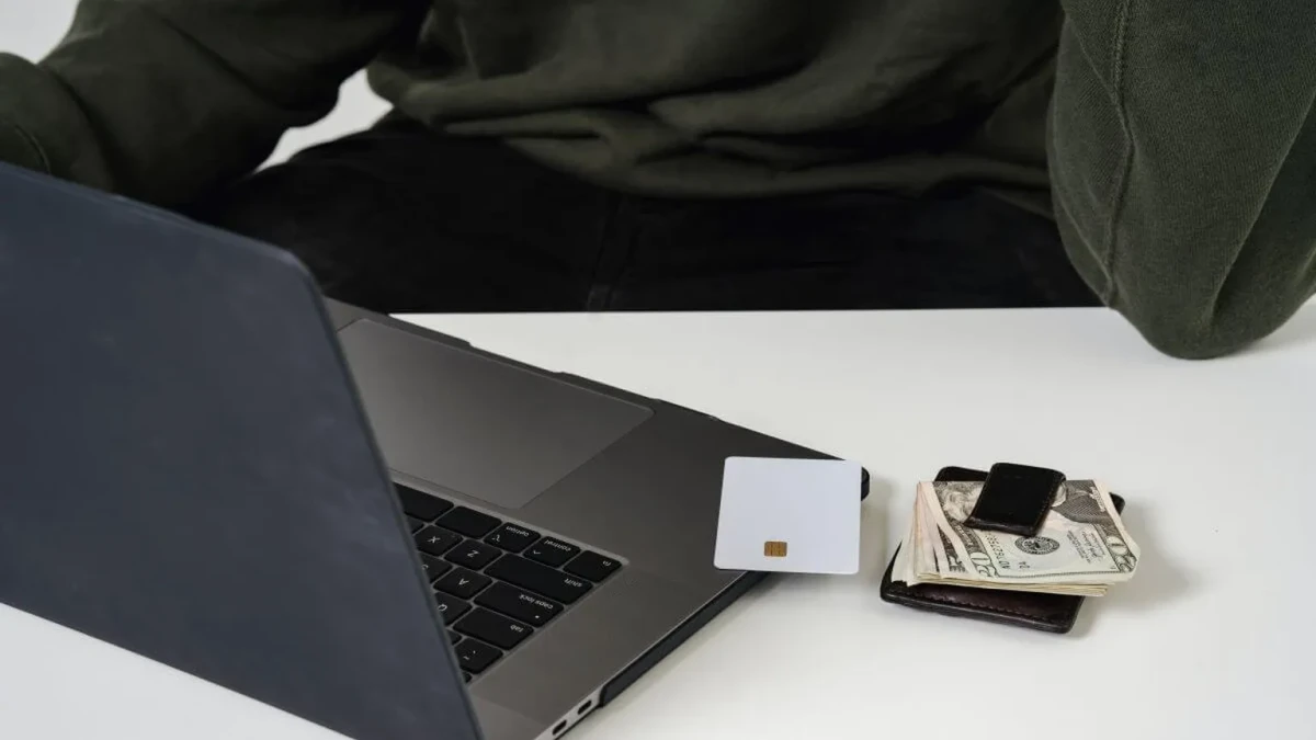 How do you choose an online payment solution for your B2B e-commerce business?